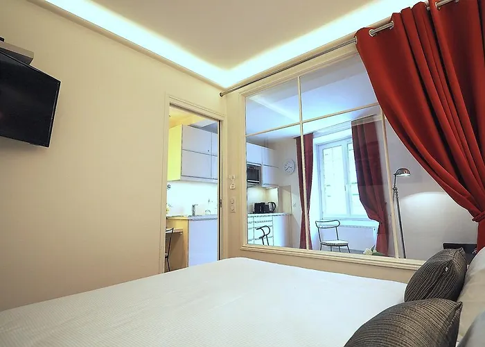 Louvre Opera Classic ChicSuites